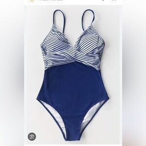 Cupshe blue striped onepiece swimsuit size M